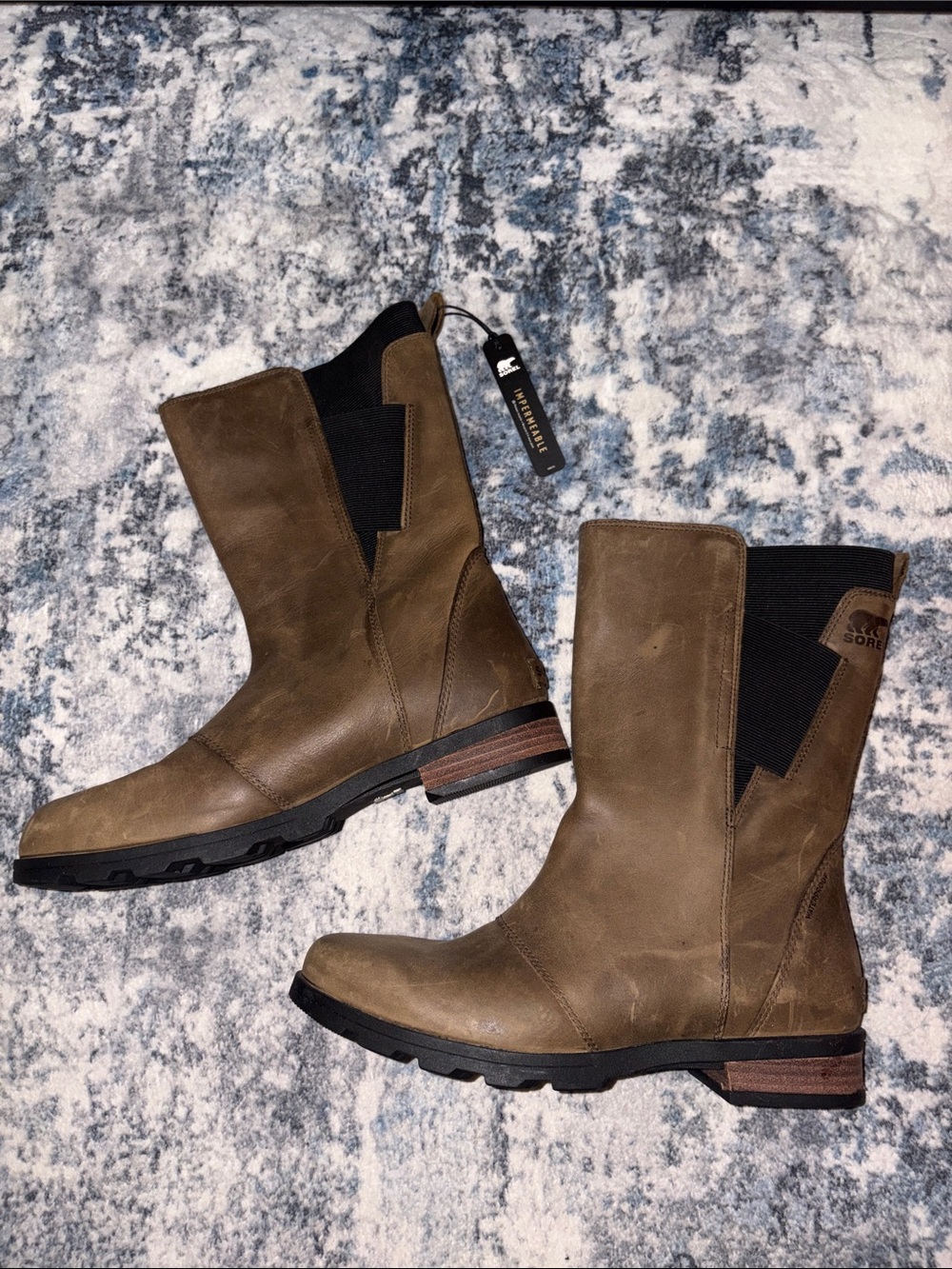 NWOB** Sorel Tan Leather Chelsea Boots with Black Outsoles